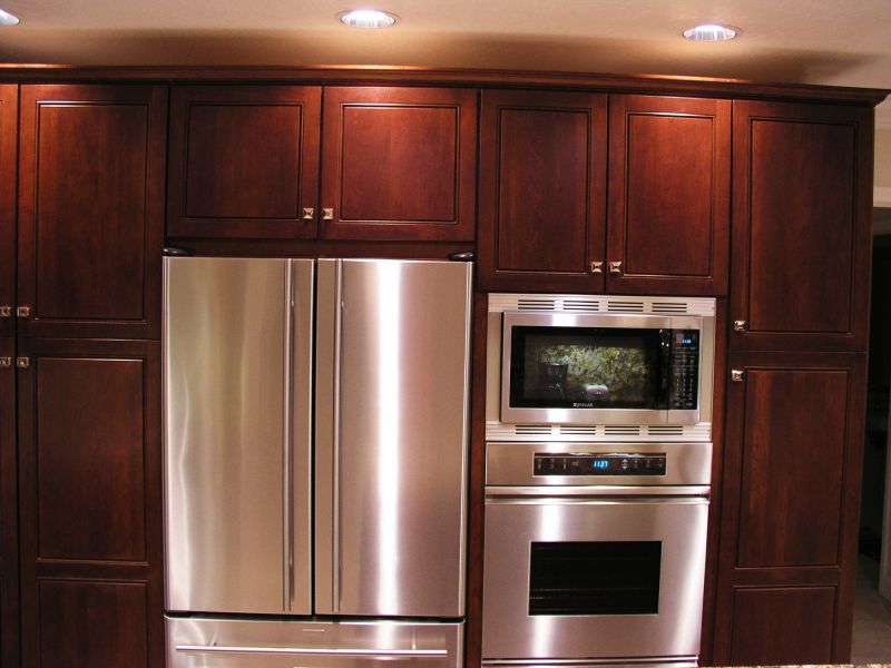 Enhances woodu2019s natural beauty and grain patterns.